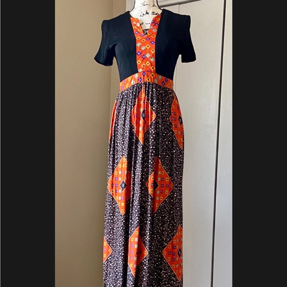 American Vintage Black and Orange Patterned Maxi Dress